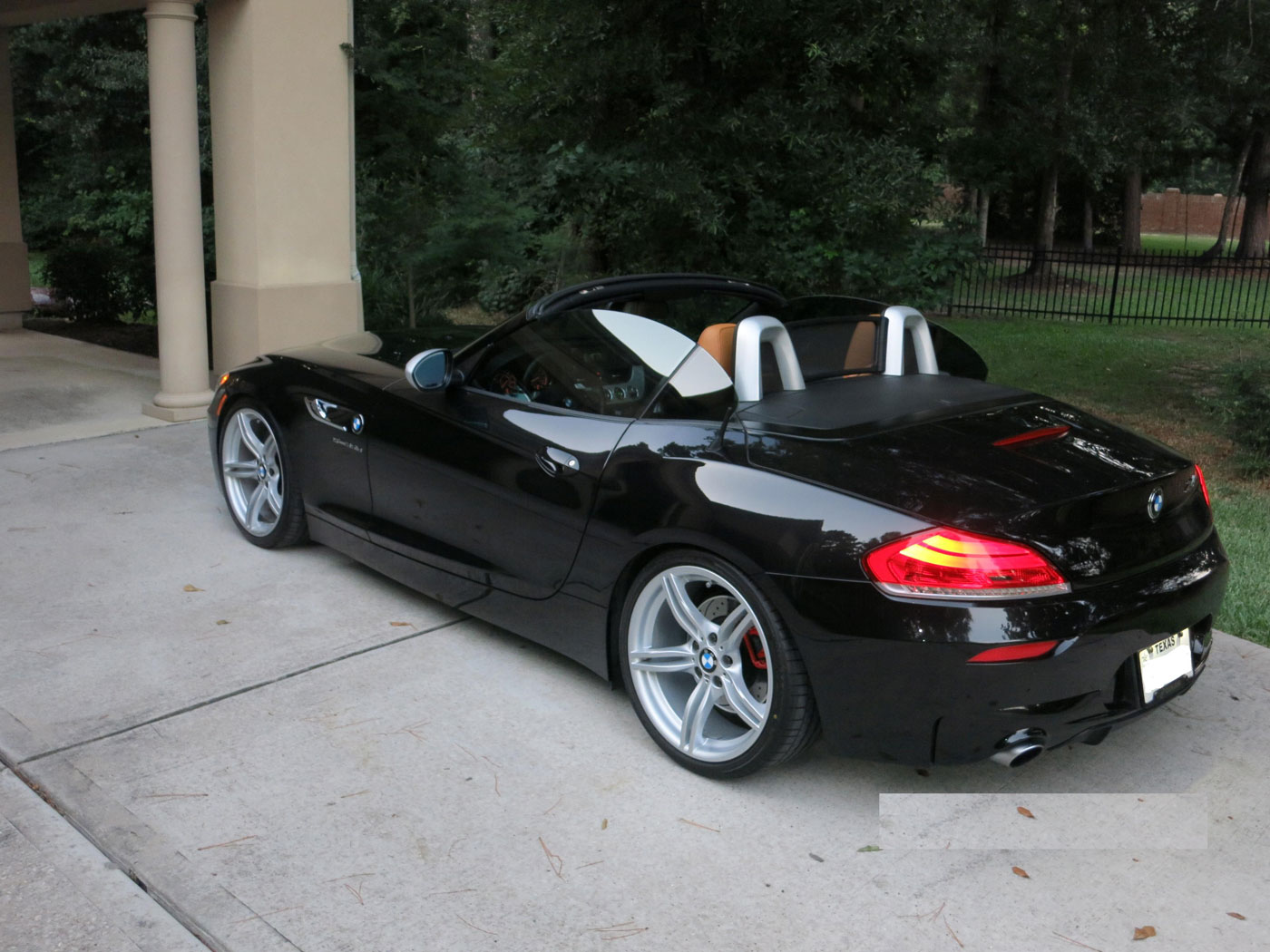 2011 Z4 with M Performance front brake kit and Cquence Rotors 