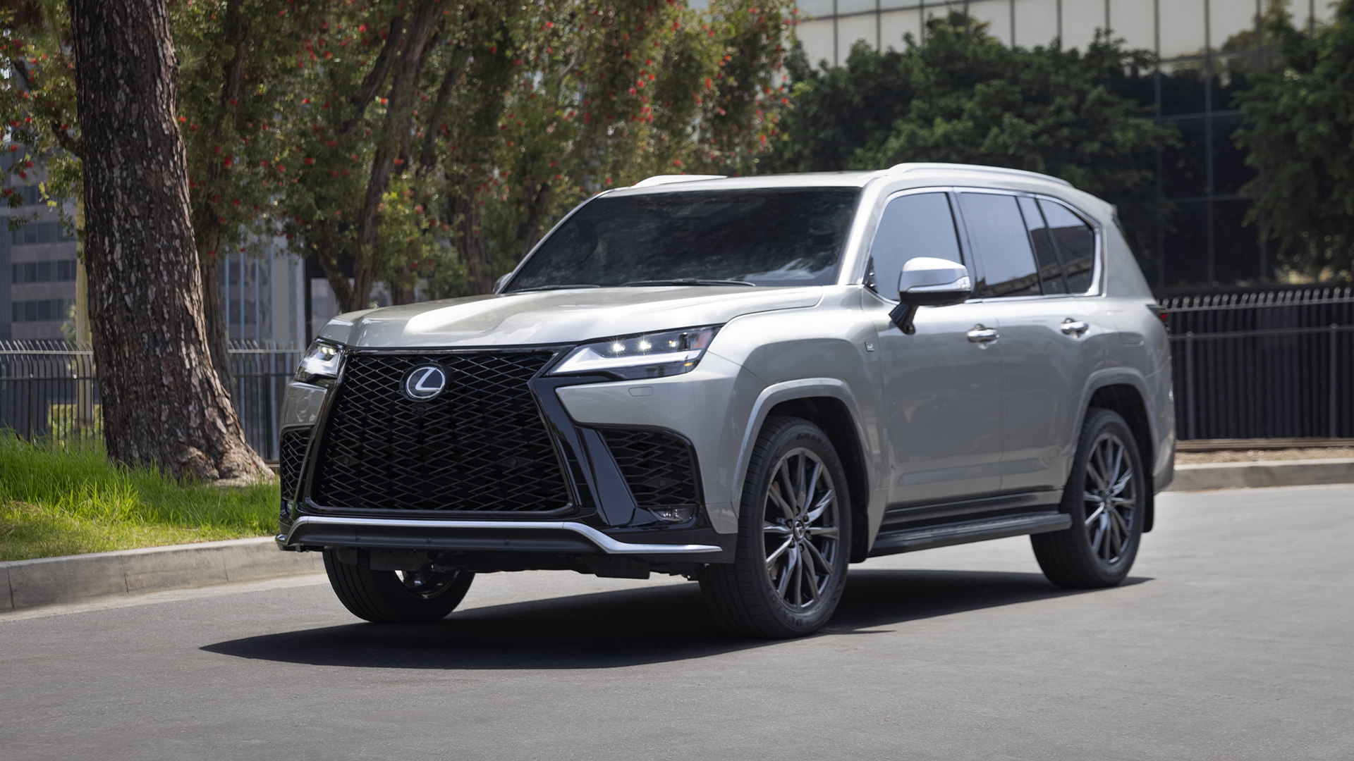 Name:  lexus-lx_100810340_h.jpg
Views: 1509
Size:  1.31 MB