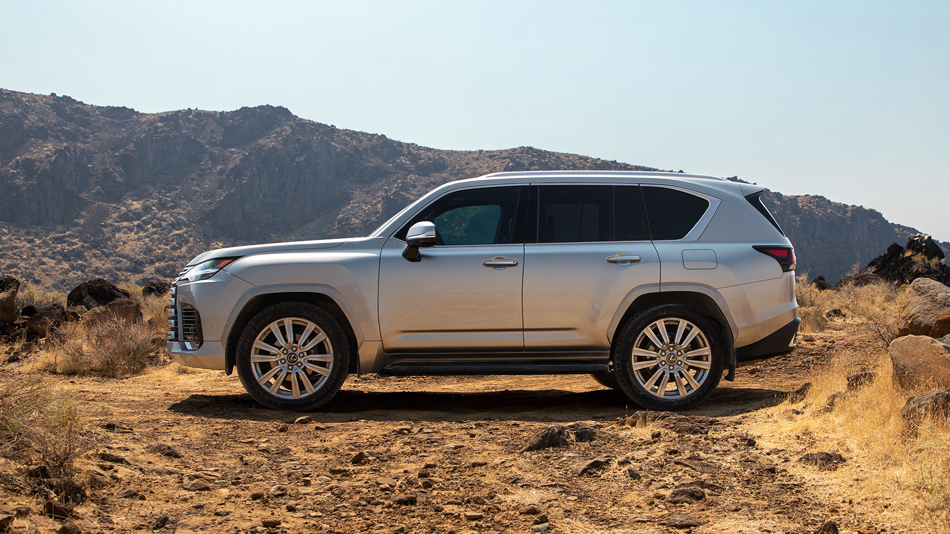 Name:  lexus-lx_100810350_h.jpg
Views: 1674
Size:  2.03 MB