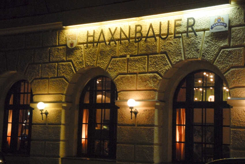 Name:  Haxnbauer im Scholastikahaus .jpg
Views: 12158
Size:  412.3 KB
