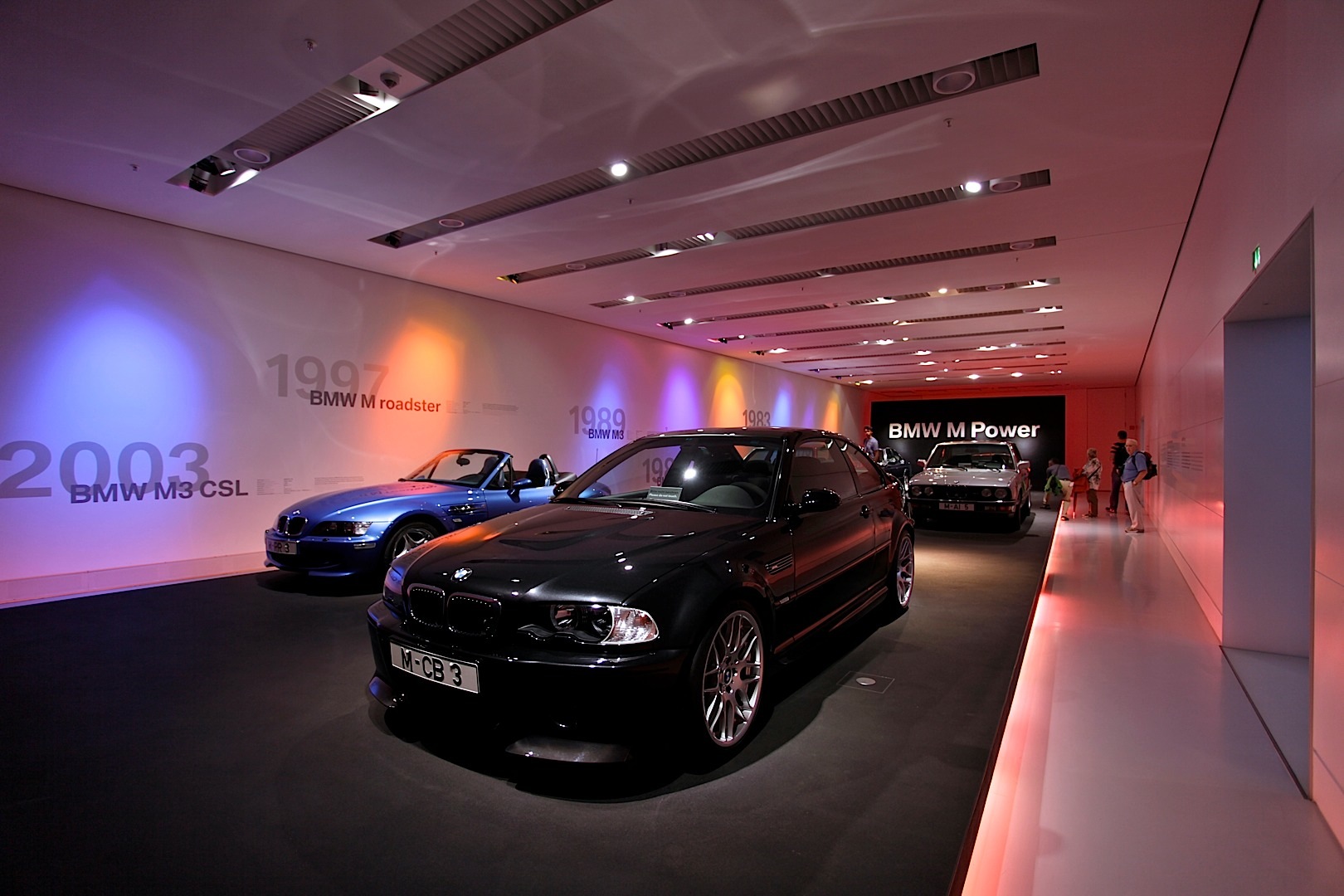 Name:  bmw-s-tower-and-museum-in-munich-celebrate-40-years-of-existence-1080p-23.jpg
Views: 3423
Size:  317.5 KB