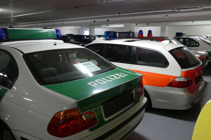 Name:  BMW-318i-E46-Polizei-fotoshowBig-ffe59cbd-1003535.jpg
Views: 11024
Size:  61.9 KB