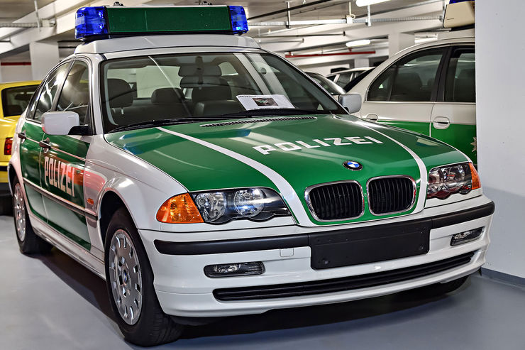 Name:  BMW-318i-E46-Polizei-fotoshowBig-cd7b12f9-1003532.jpg
Views: 15465
Size:  89.5 KB