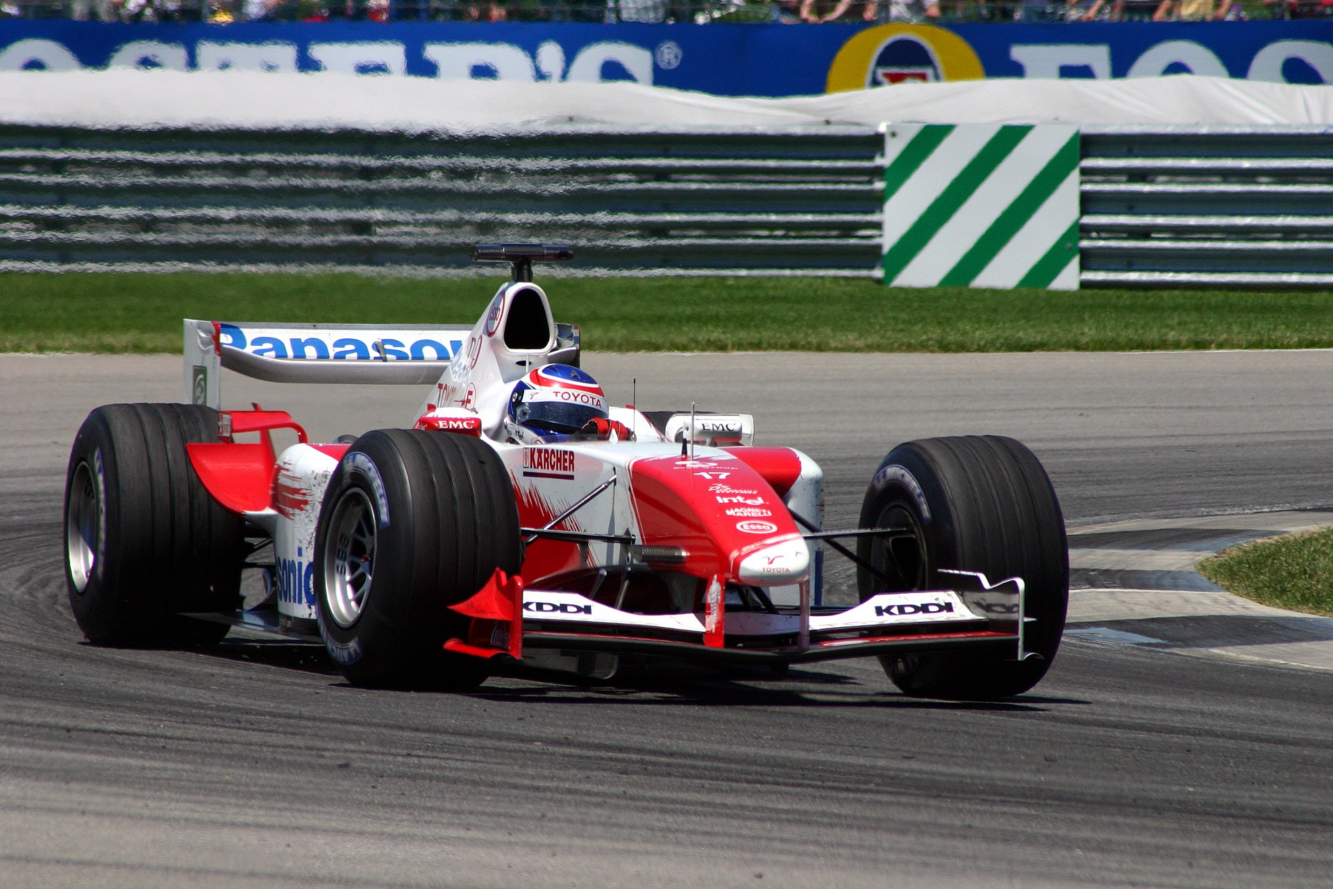 Name:  1920px-Toyota_f1_usgp_2004.jpg
Views: 3577
Size:  503.6 KB