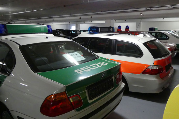 Name:  BMW-318i-E46-Polizei-fotoshowBig-ffe59cbd-1003535.jpg
Views: 11028
Size:  61.9 KB