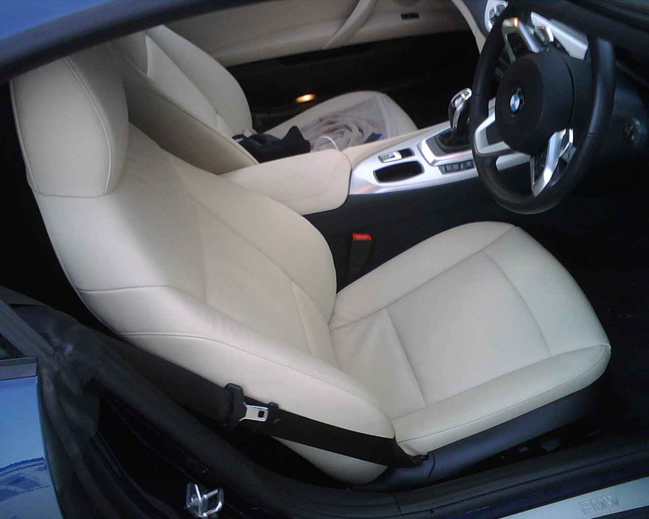 Name:  Z4 seat.jpg
Views: 396
Size:  166.2 KB