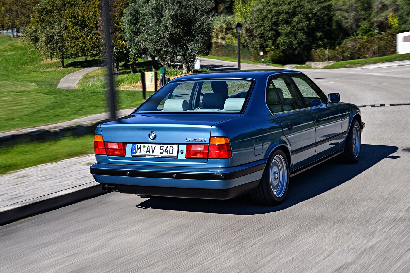 Name:  bmw_540i_15.jpg
Views: 4212
Size:  418.4 KB