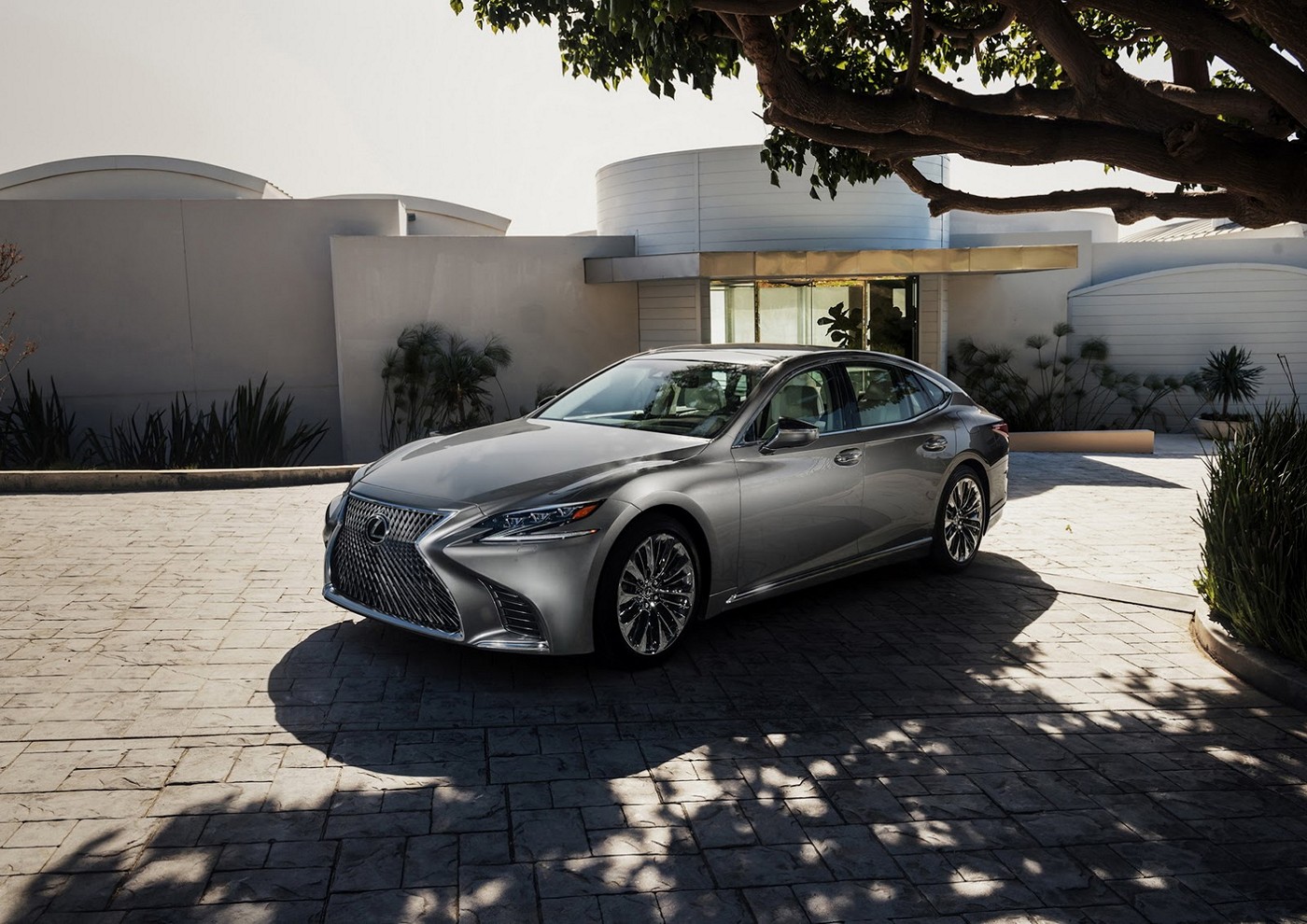 Name:  2018-Lexus-LS-6.jpg
Views: 3939
Size:  330.1 KB