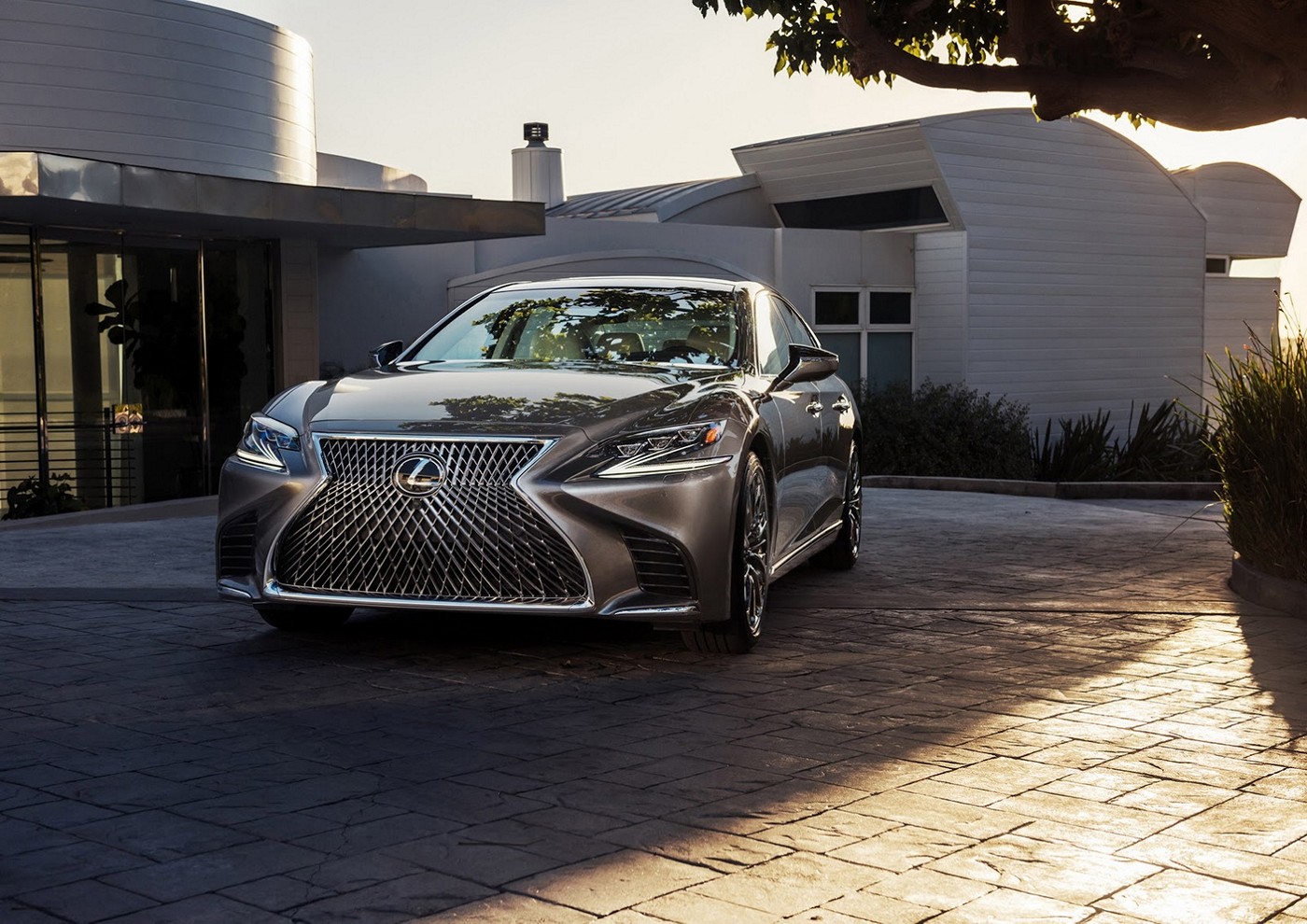 Name:  2018-Lexus-LS-7.jpg
Views: 3747
Size:  331.2 KB