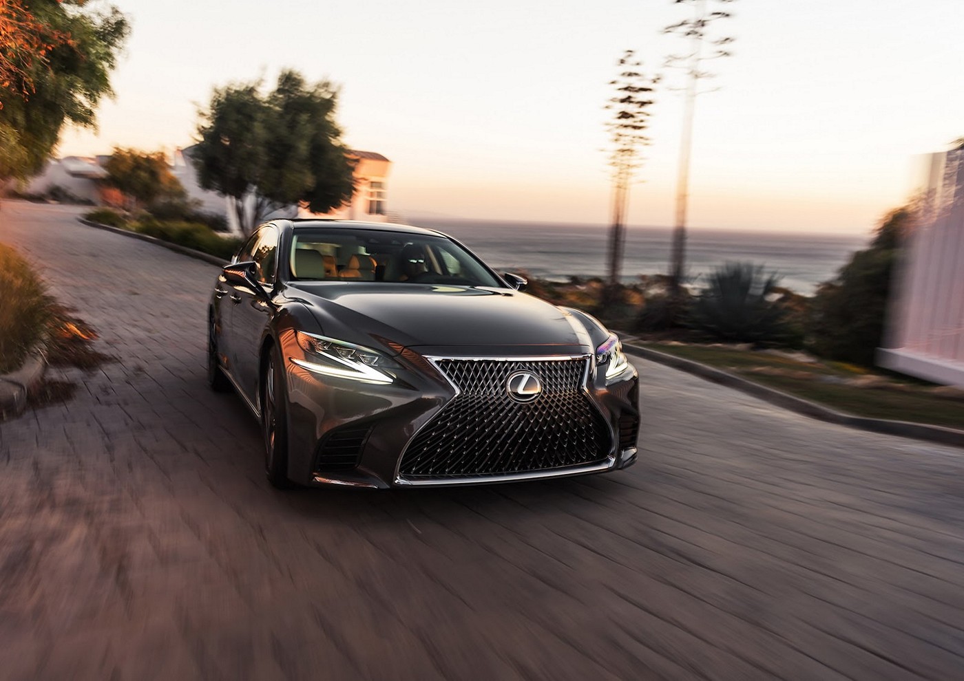 Name:  2018-Lexus-LS-11.jpg
Views: 3674
Size:  218.9 KB