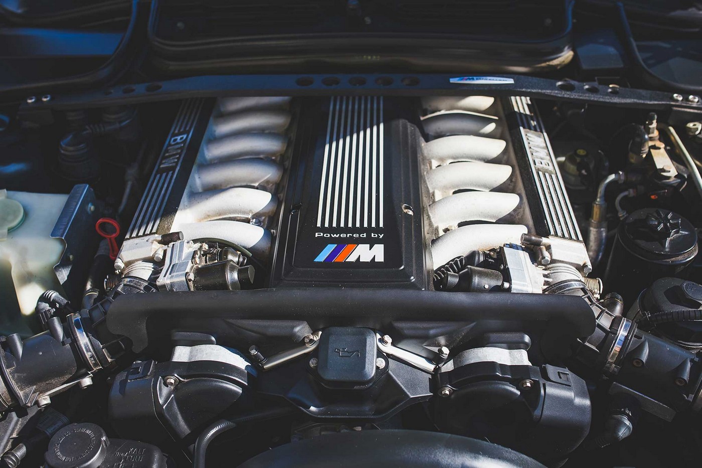 Name:  1994-BMW-850CSi-engine-03.jpg
Views: 4317
Size:  258.7 KB