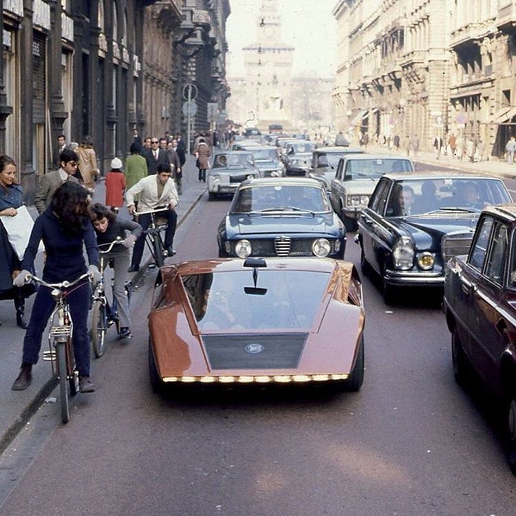 Name:  1970_Milano_Lancia_Stratos_Zero_im_trafik.jpg
Views: 284
Size:  114.5 KB