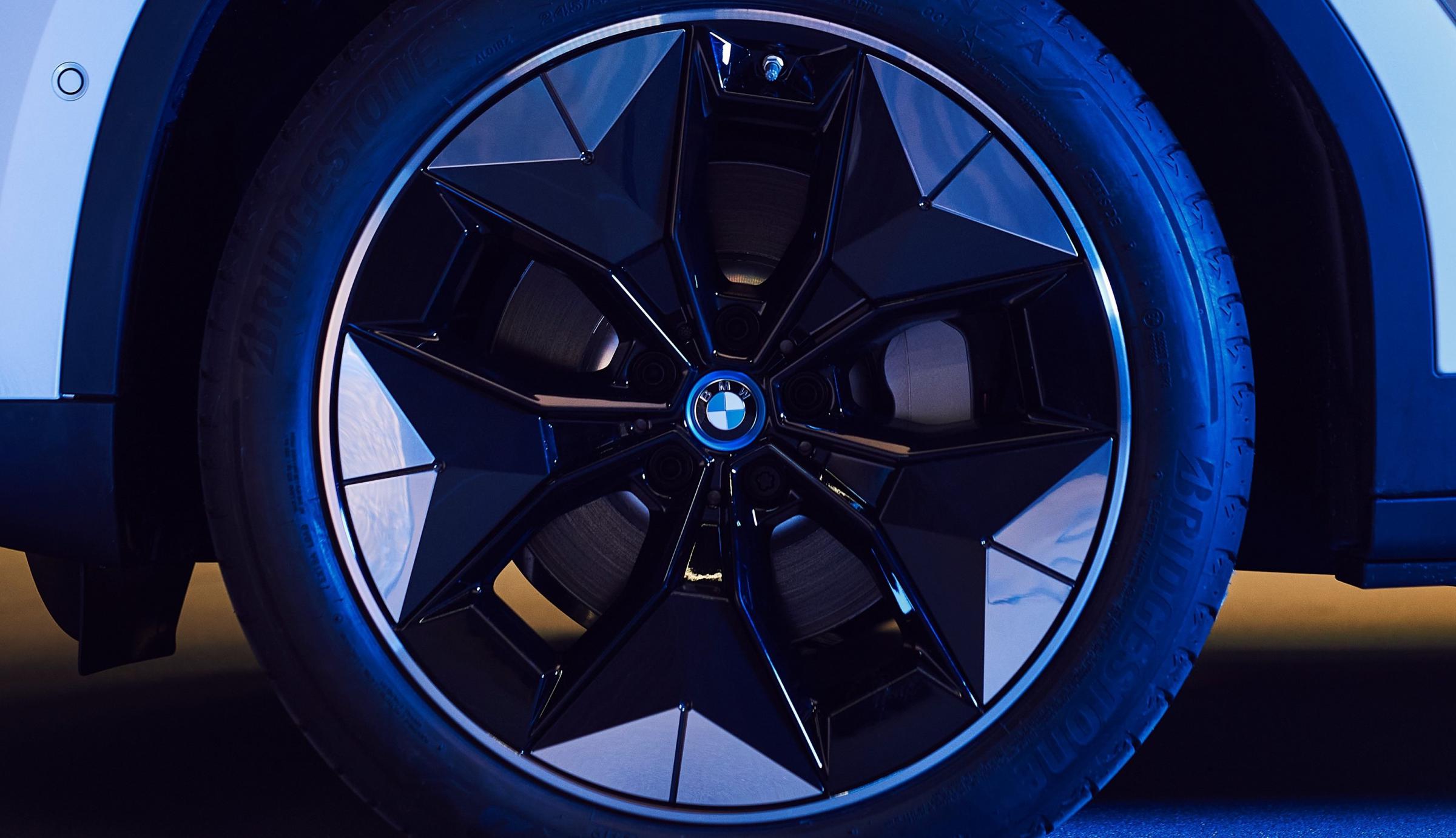 Name:  BMW iX3 i4 Aerodynamic Wheels1 2.jpg
Views: 7492
Size:  238.1 KB