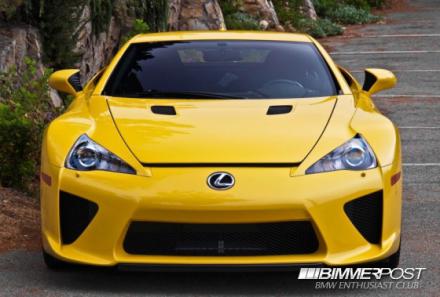 10-08-23-lexus-lfa-yellow-live-4-560x379.jpg